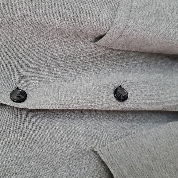 NWOT EXPRESS GRAY 100% Men's cardigan sweater XL reg 2 buttons - Picture 2 of 10